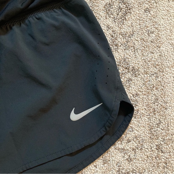 Nike Dri-Fit running shorts - Picture 2 of 5